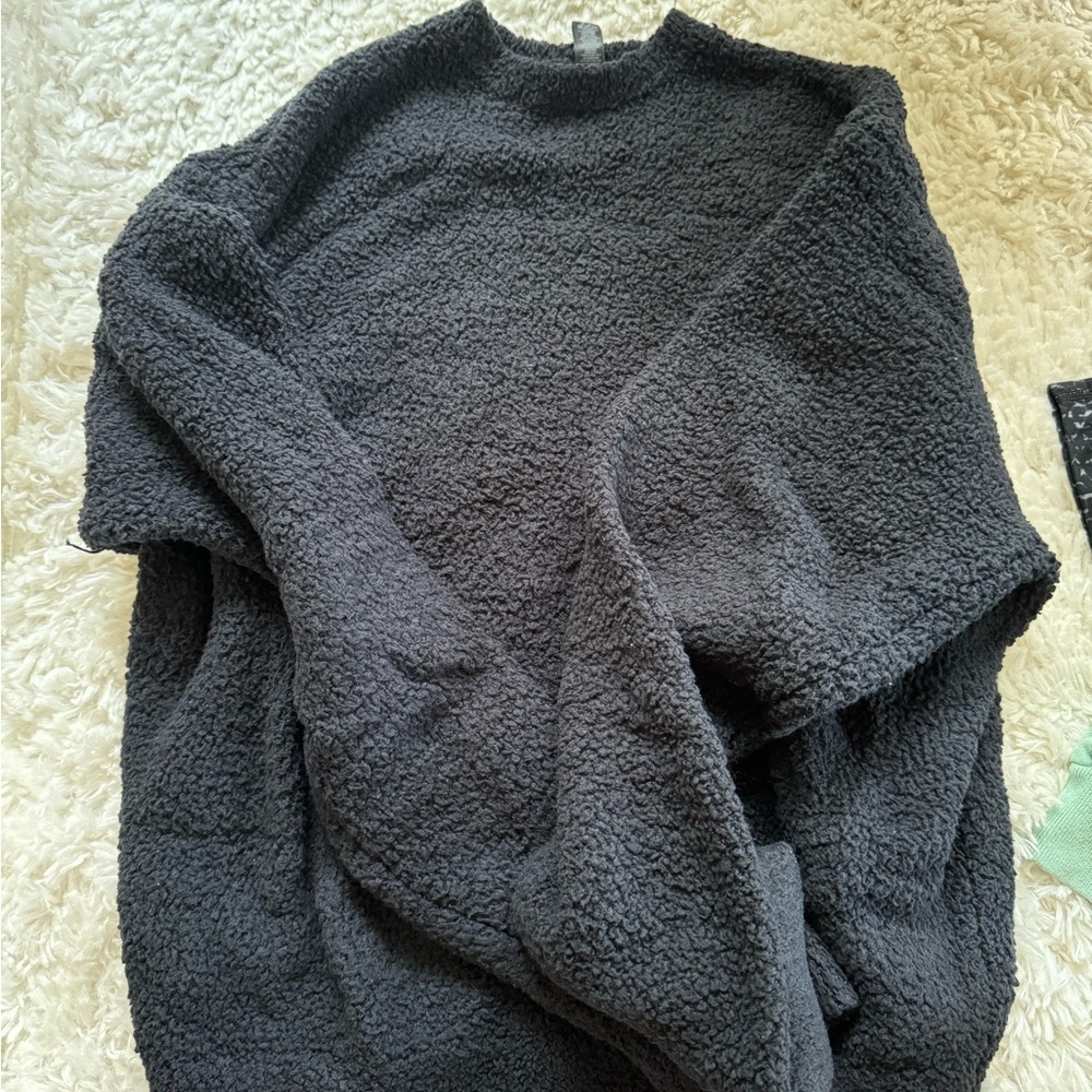 Skims black sweater size medium